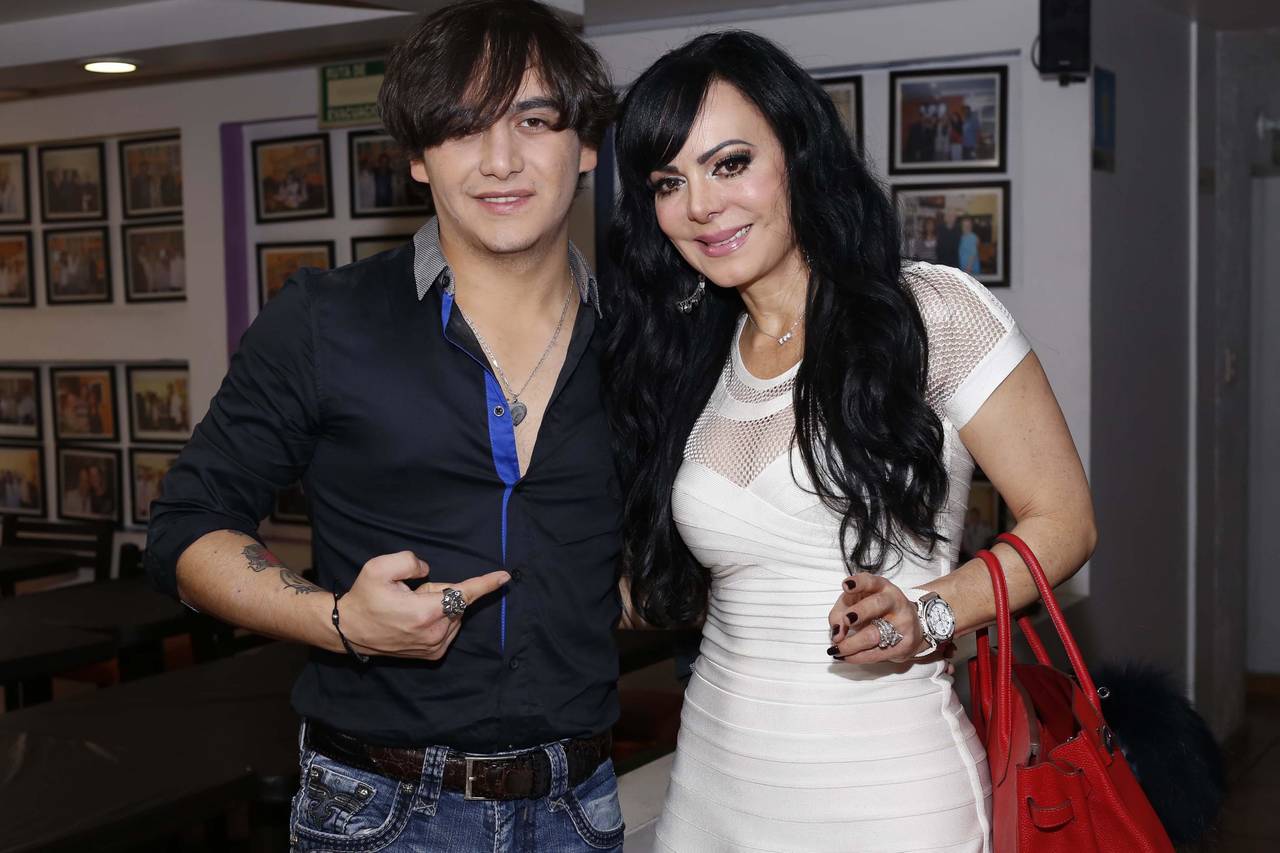 La actriz y cantante mostró su apoyo a su hijo Julián Figueroa.