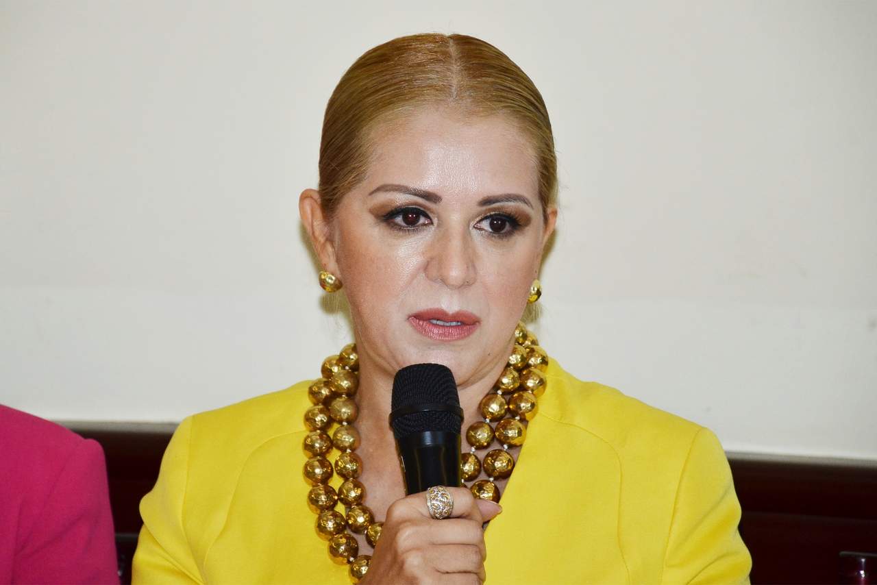Verónica Soto aseguró que ha recibido invitaciones de varios partidos políticos, pero aún no se decide por alguno. (FERNANDO COMPEÁN) 
