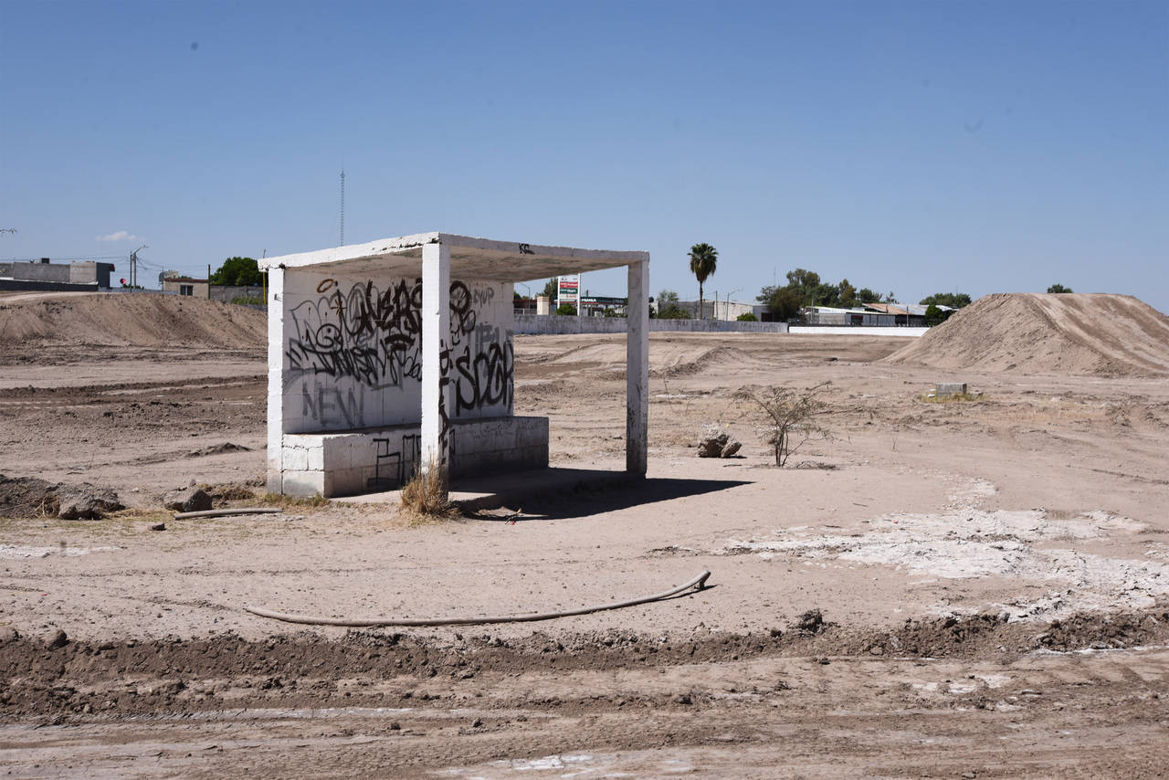 La lente de El Siglo de Torreón inspeccionó las instalaciones de la Unidad Deportiva Aeropuerto y constató que el campo 2 desapareció. (Jesús Galindo)
