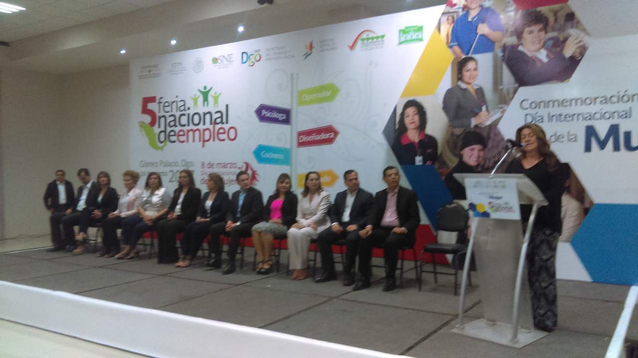 La alcaldesa Leticia Herrera dijo que se buscará que las mujeres tengan acceso a empleos bien pagados. (EL SIGLO DE TORREÓN)
