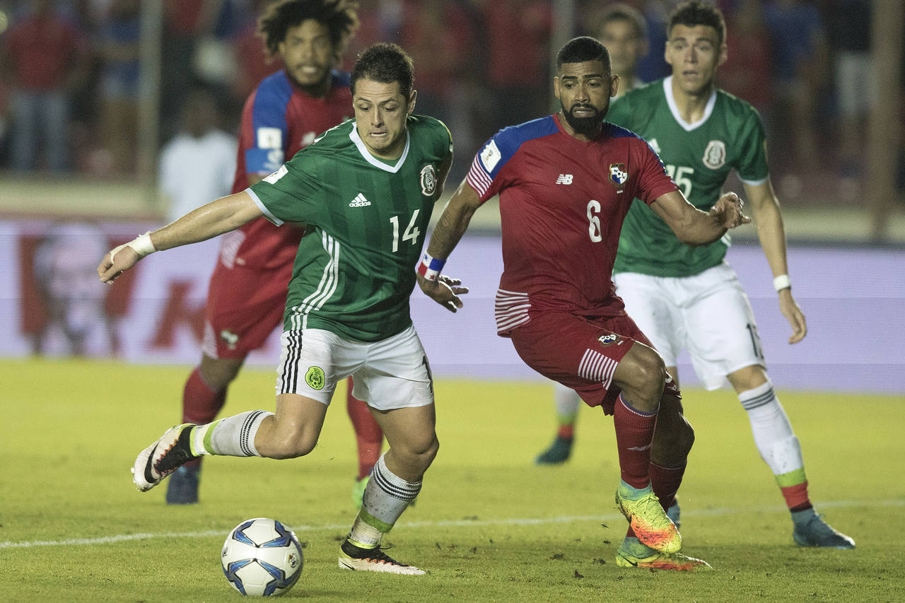 El delantero mexicano está cerca de ser el más goleador en la Selección Mayor. (Archivo)