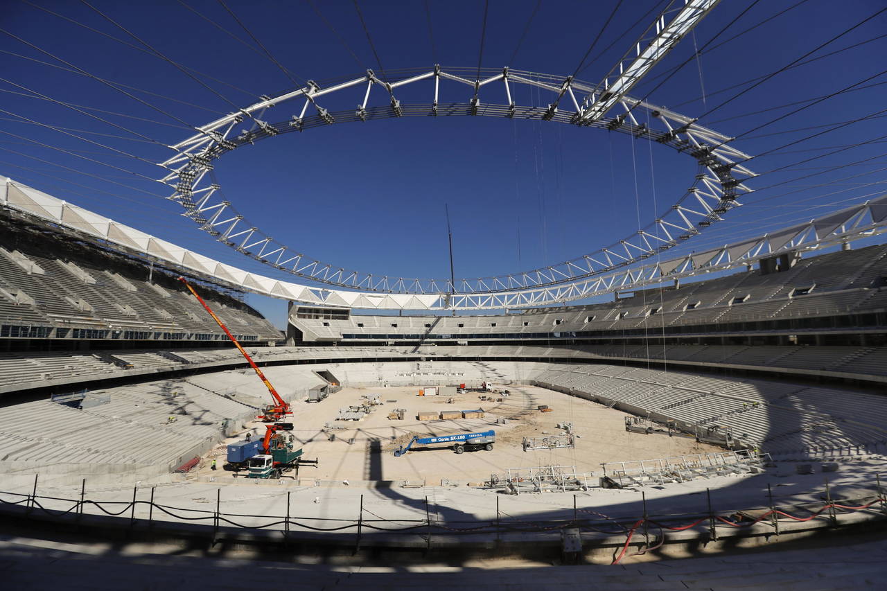 El nuevo estadio del Atlético de Madrid, el Wanda Metropolitano, durante una visita ayer de su presidente, Enrique Cerezo. Atlético de Madrid confirma alianza