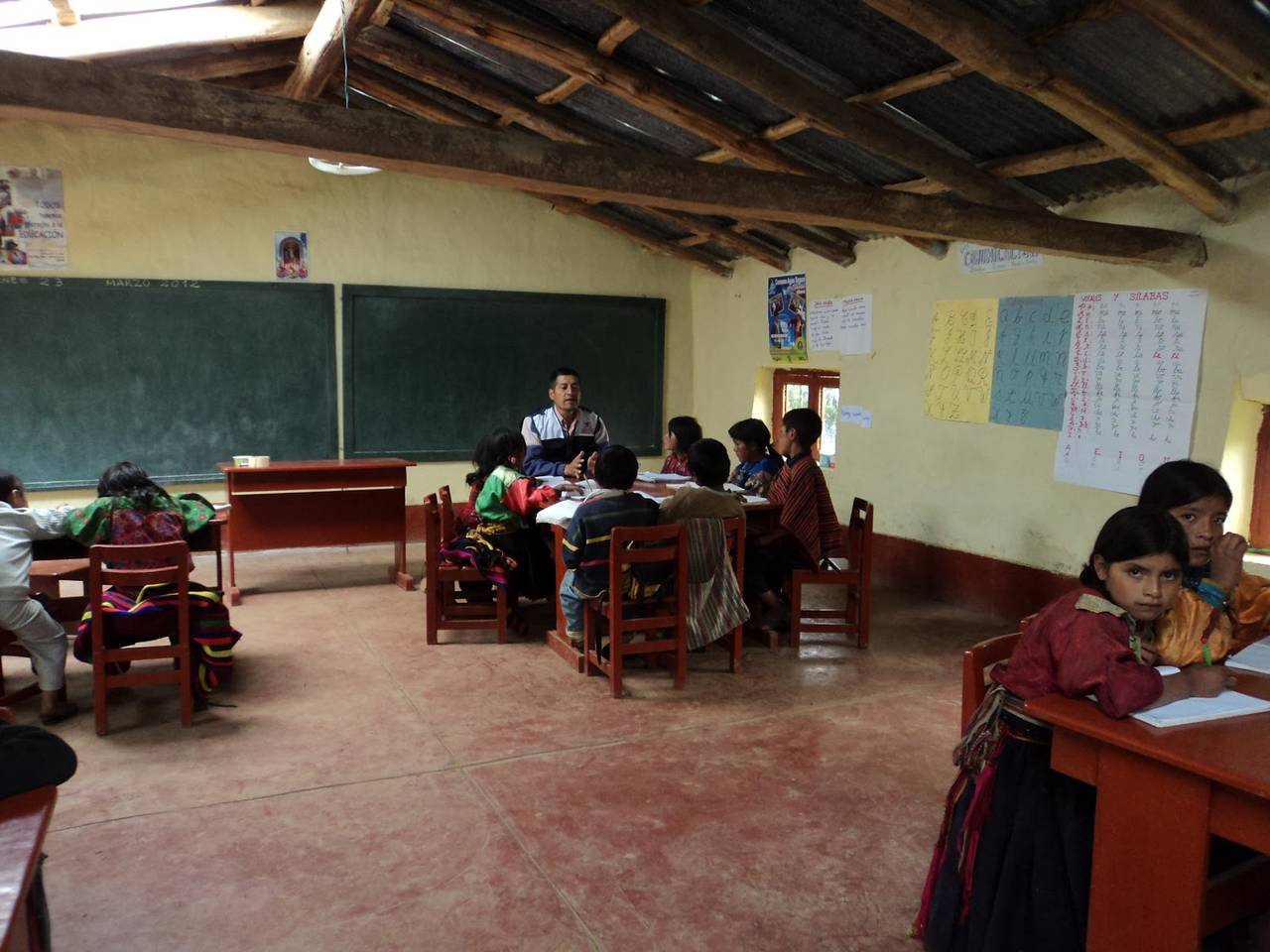 Multigrado. La escuela es un solo salón y ahí reciben clases por igual niños de seis a 12 años, de primero de primaria a sexto.