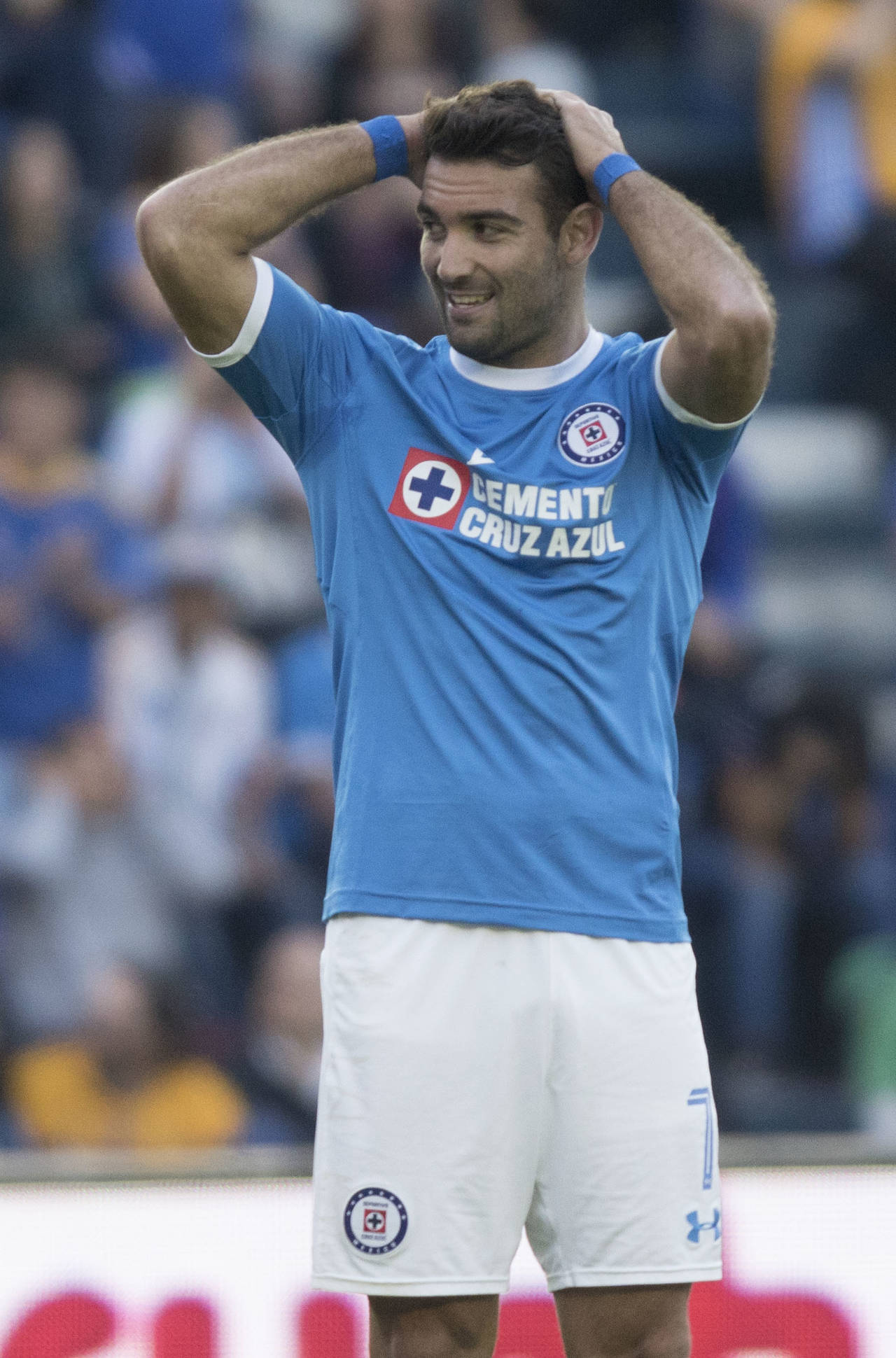 Martín Cauteruccio dejó ir varias opciones de gol en el empate ante Tigres. Cruz Azul y Tigres igualan a cero 