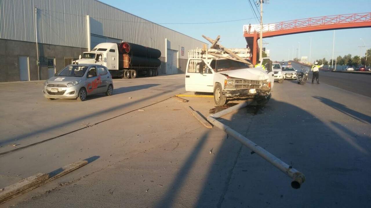 El conductor y el vehículo fueron asegurados para ser puestos a disposición del Juez Calificador ante quien tendrá que responder por los daños ocasionados. 