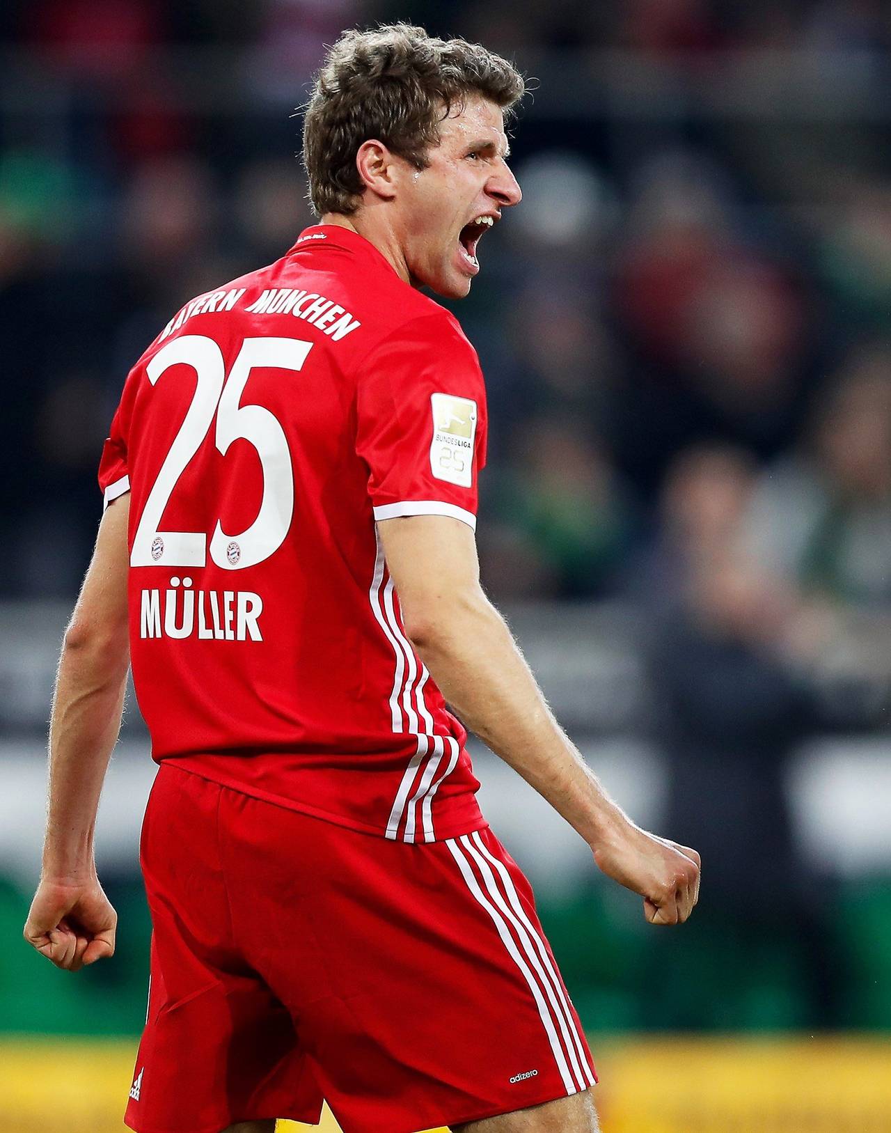 Thomas Mueller anotó el gol de la victoria al minuto 63. Bayern Múnich se aleja en la cima de la Bundesliga