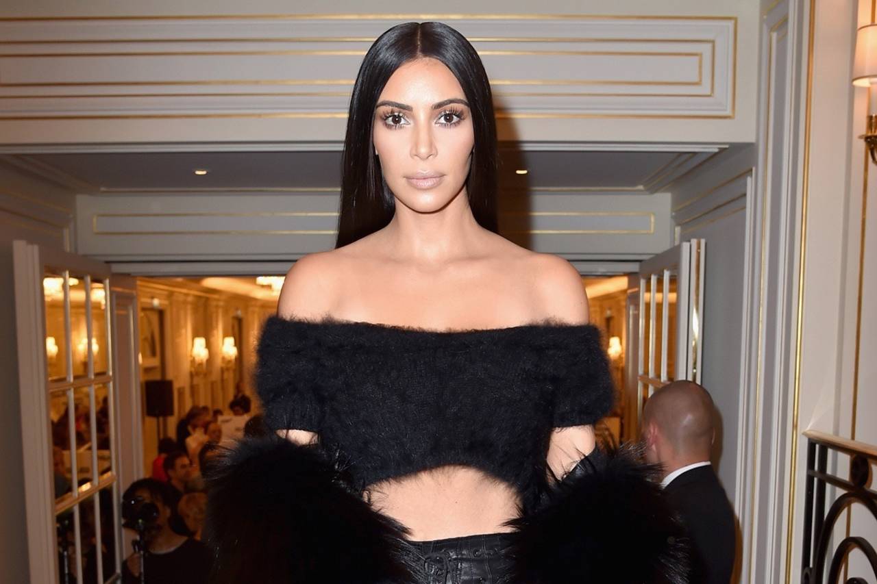 Captura. La socialité Kim Kardashian habló sobre la investigación del robo millonario de joyas que sufrió en París.