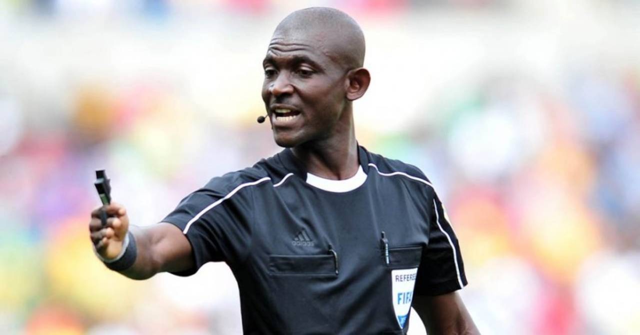 El árbitro Joseph Odartel Lamptey no podrá volver a pitar. La FIFA inhabilita de por vida a silbante ghanés 