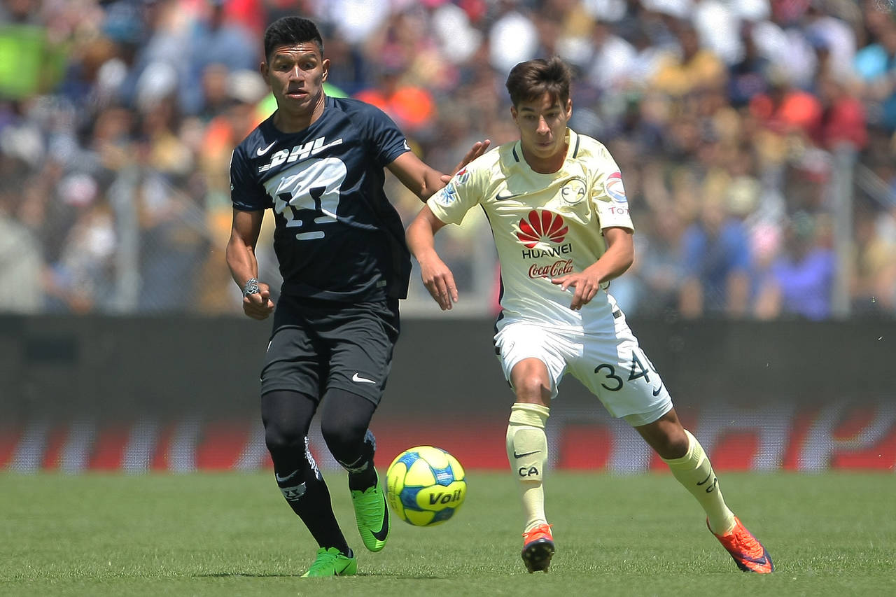 Diego Lainez, de 16 años, debutó como titular ante Pumas. (JM)