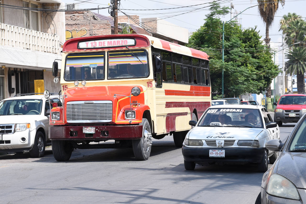 Contaminantes. También se ha retirado de circulación seis autobuses de rutas urbanas visiblemente contaminantes, dijo el titular Raúl Villegas Morales.