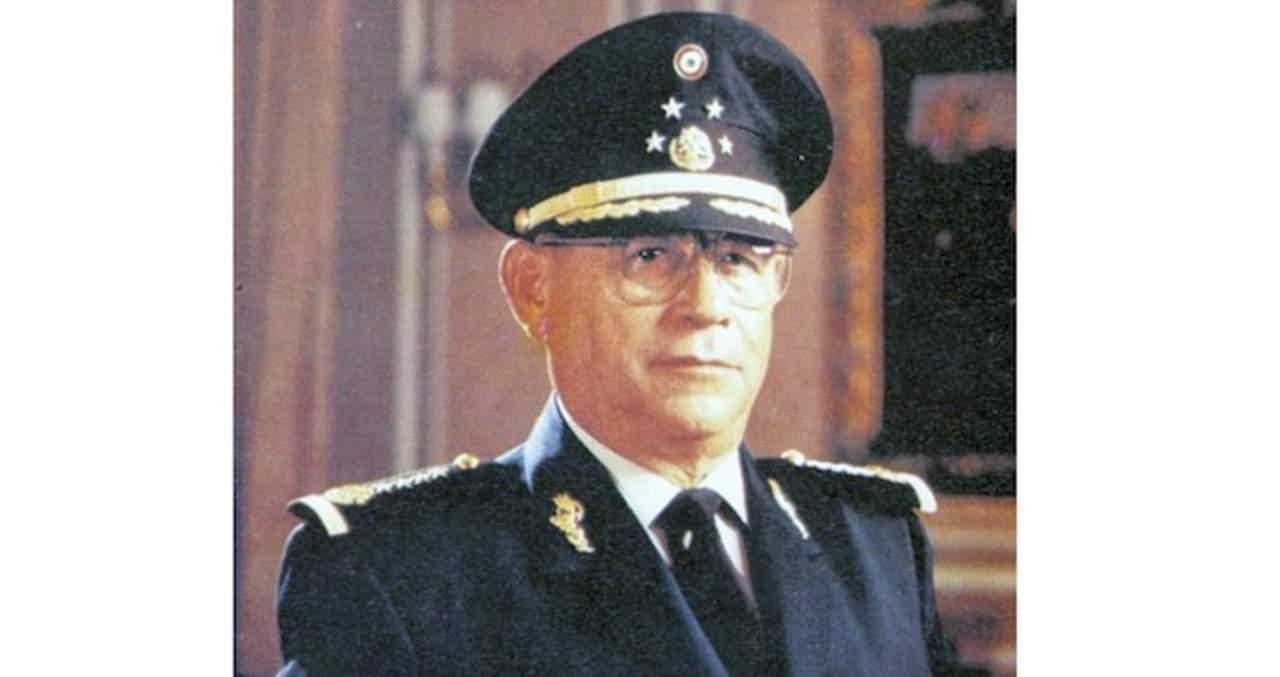 Riviello Bazán se desempeñó como titular de la Sedena en 1988, durante el mandato de Carlos Salinas de Gortari. (TWITTER) 
