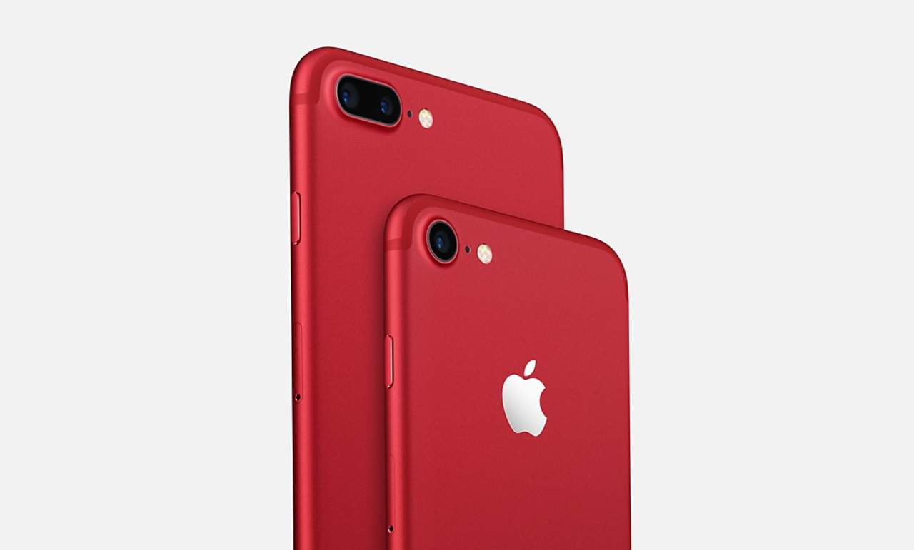 Apple lanzará el próximo viernes una edición en color rojo de sus teléfonos iPhone 7 y iPhone 7 Plus. (ESPECIAL) 