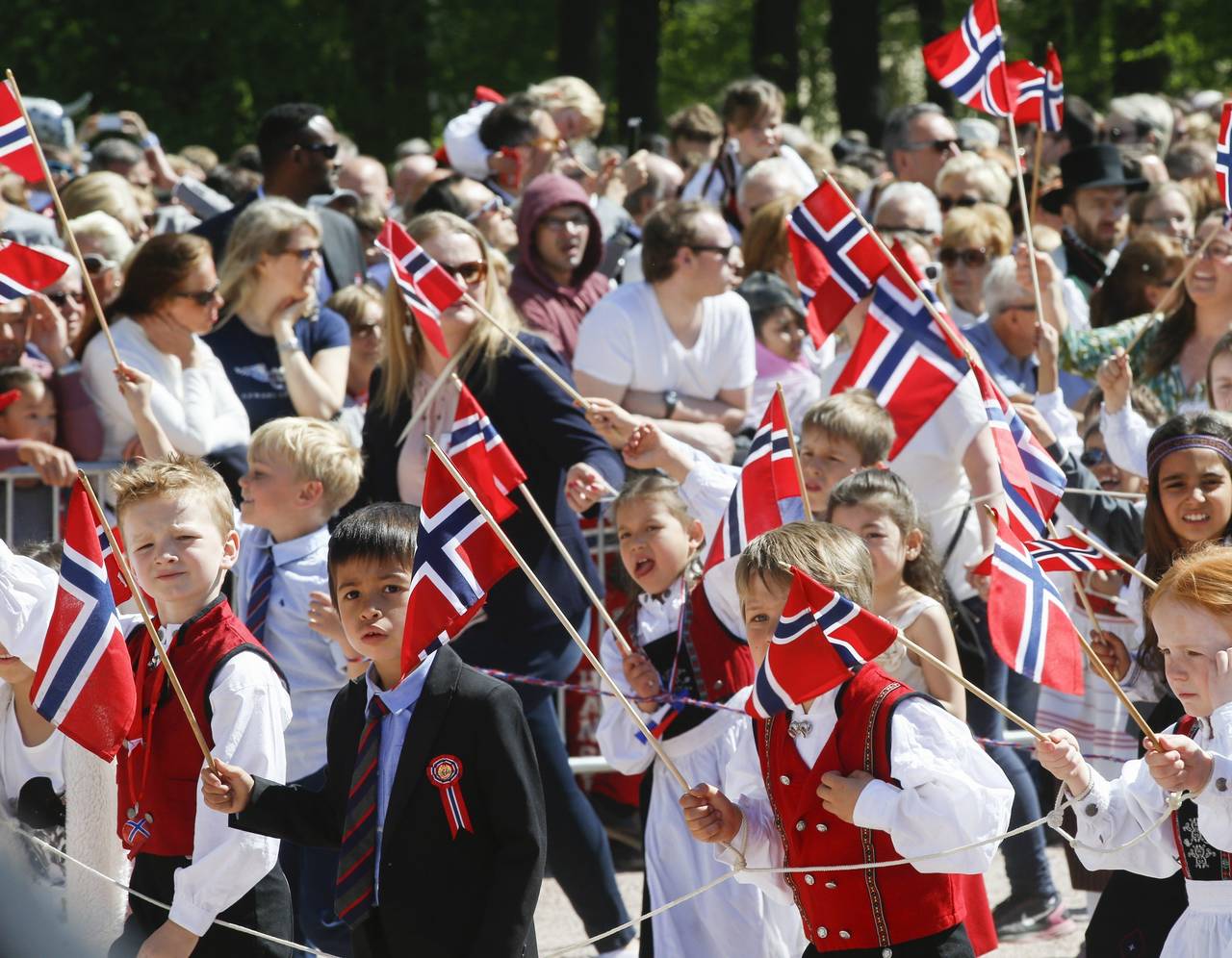 Ejemplo. Noruega encabeza el listado de 188 países y territorios que comprenden el Índice de Desarrollo Humano.