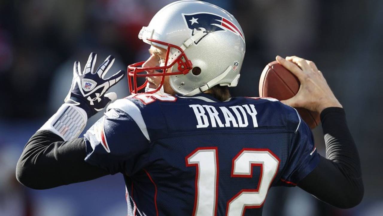 Mediante un mensaje de su agente, Tom Brady se dijo contento y agradeció a las autoridades por la recuperación de los jerseys. (Archivo)