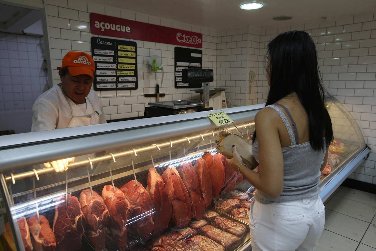 Cerco sanitario. La policía en Brasil, la semana pasada desarticuló una red criminal que adulteraba la carne de res. 