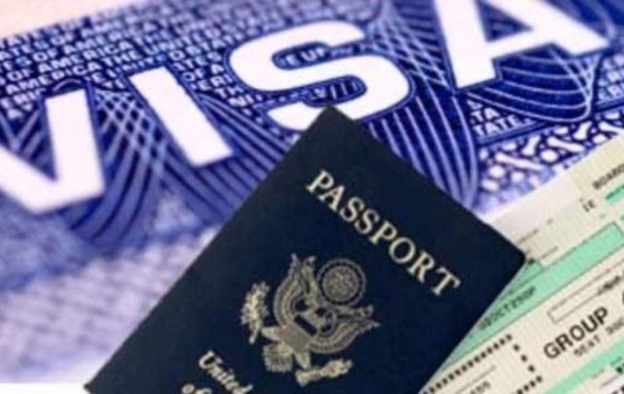 Exigirán nuevos y mayores controles de seguridad para otorgar visas a turistas, viajeros de negocios y familiares de residentes estadounidenses. (ARCHIVO)