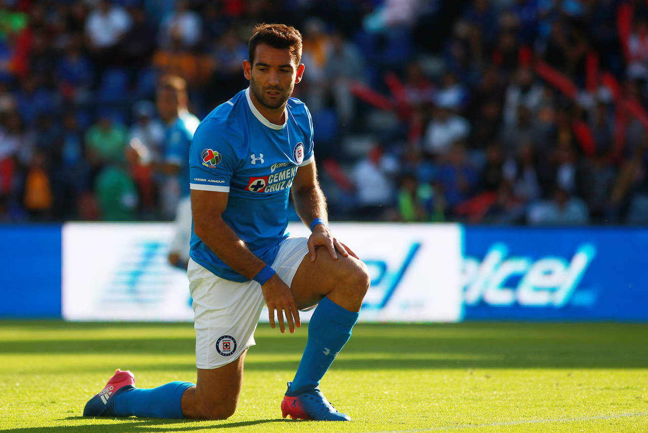 Martín Cauteruccio no ha tenido un buen torneo con el Cruz Azul. (Jam Media)