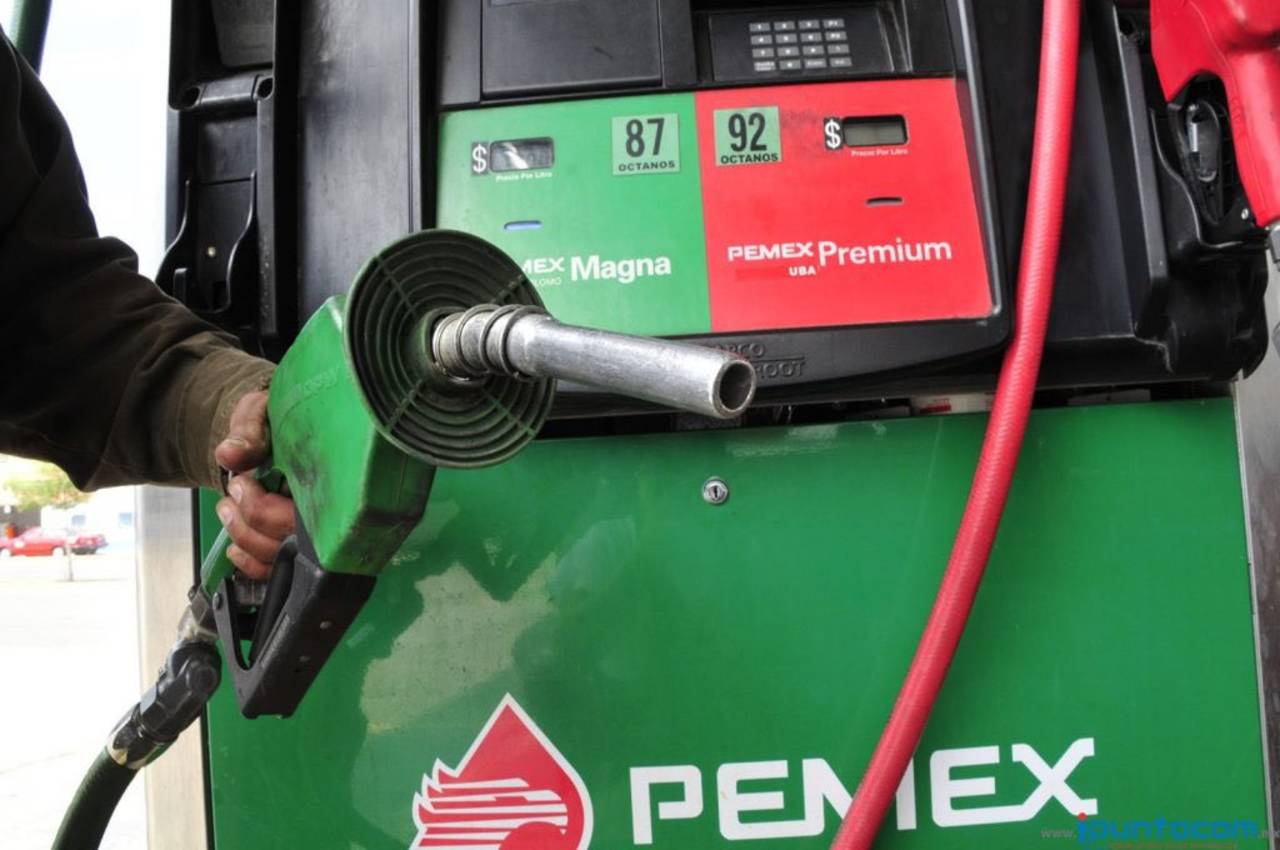 Opción. El gasolinazo evitó una caída por ingresos petroleros.