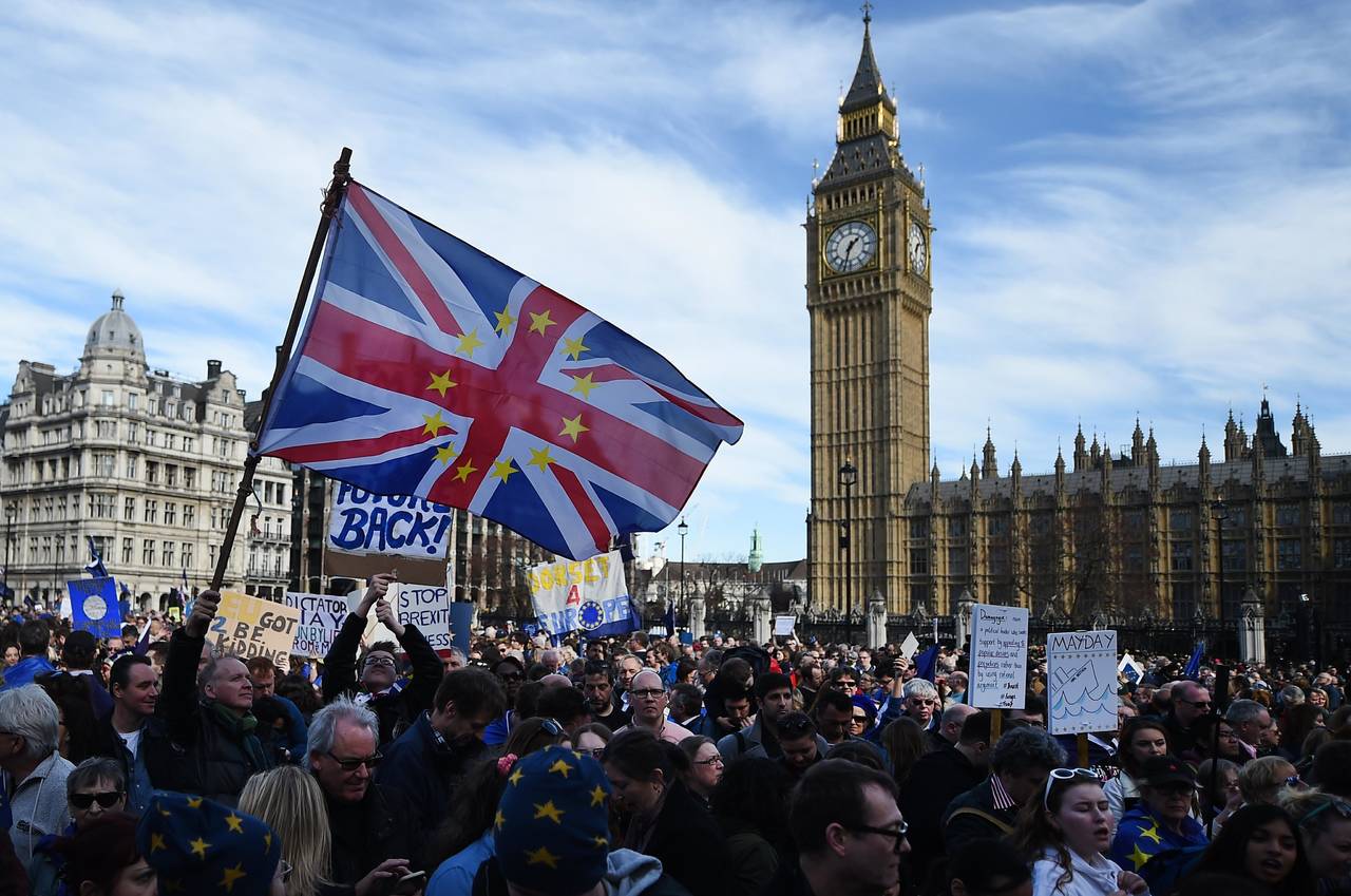 Cambio. Con pancartas y banderas de la UE, los manifestantes hicieron una caminata en Londres.