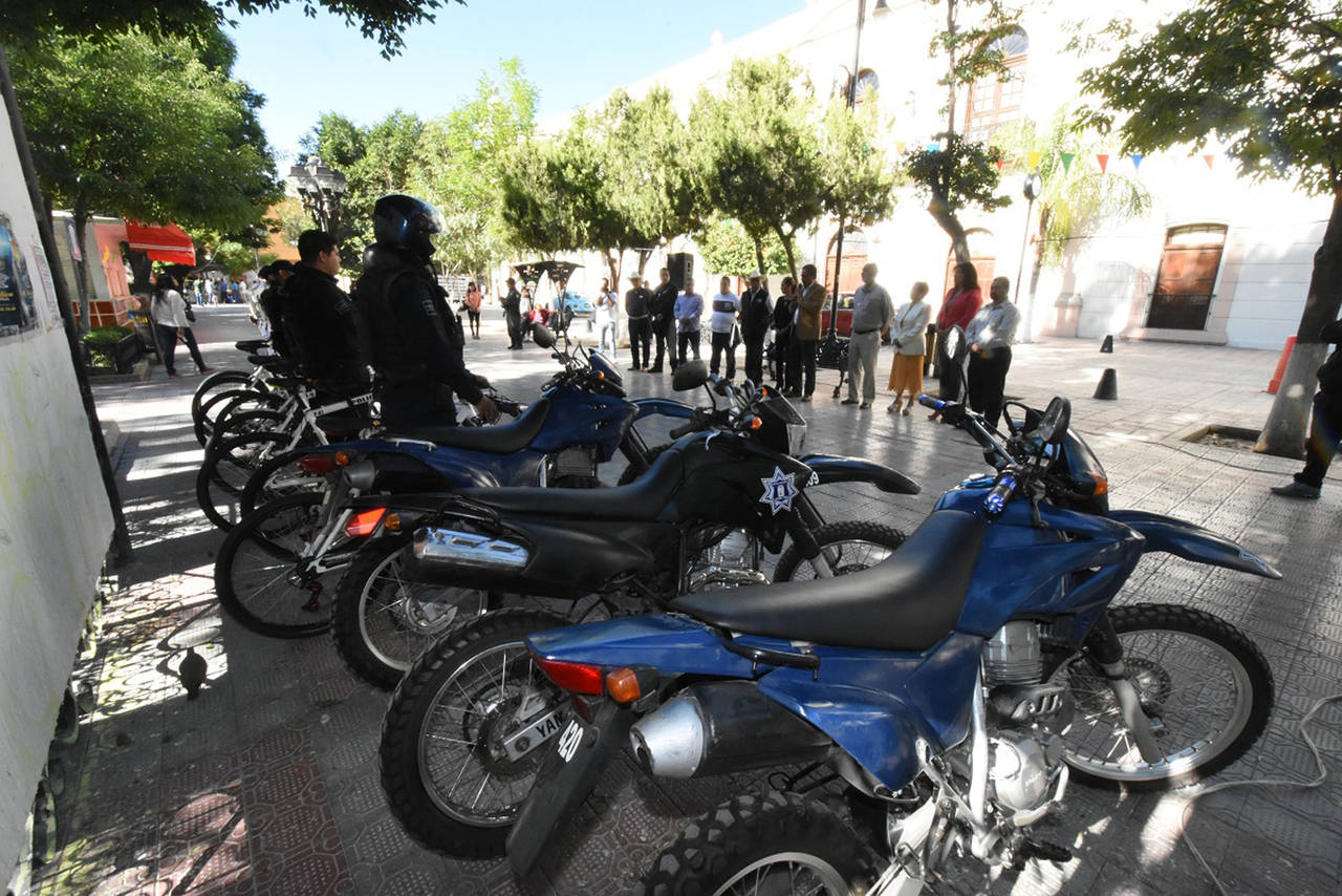 Unidades. Entregan motocicletas y bicicletas a elementos de Seguridad Pública de Lerdo para incrementar los rondines.