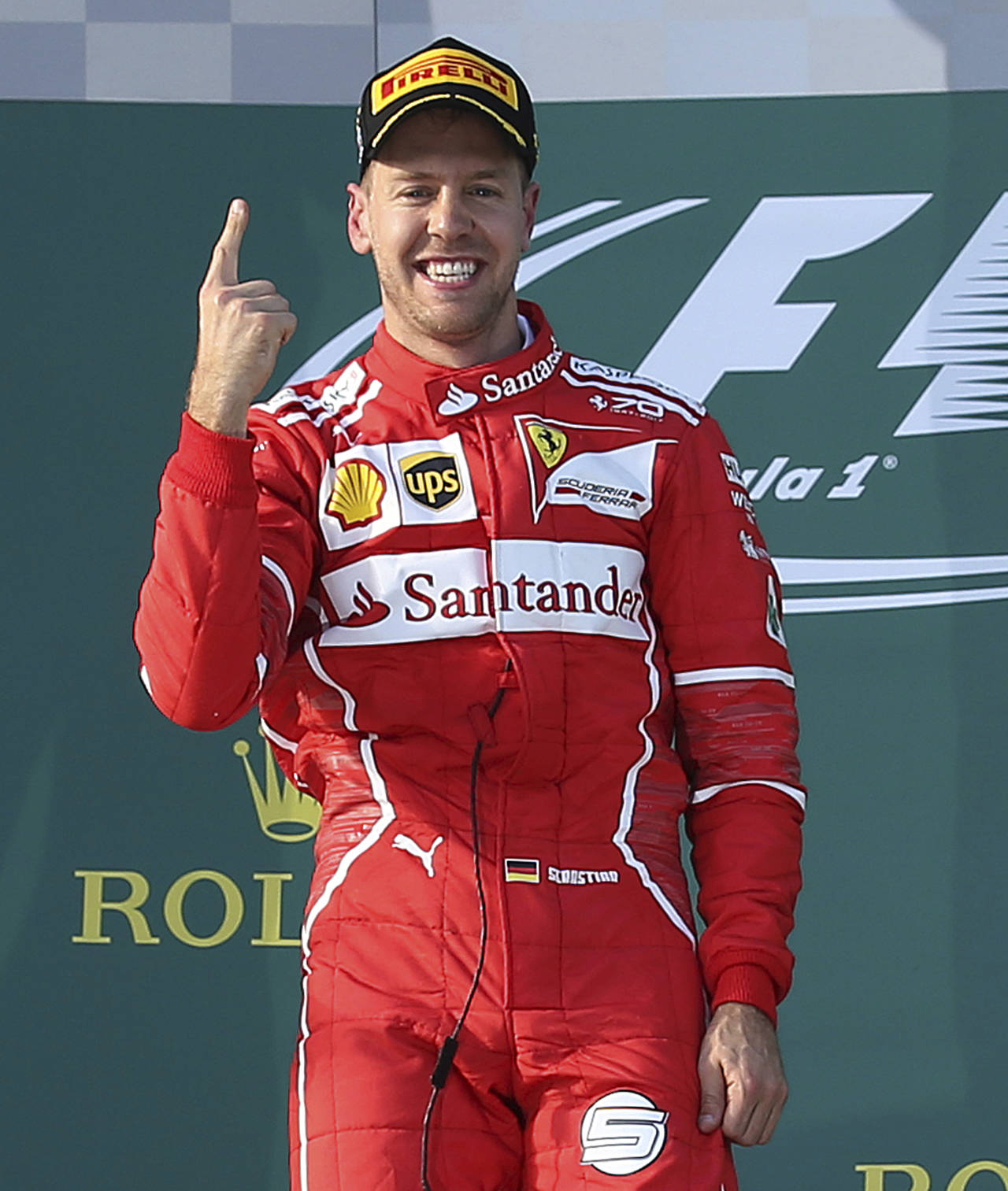 Sebastian Vettel dio la sorpresa en el inicio de la temporada de la Fórmula Uno al derrotar a los Mercedes en el Gran Premio de Australia. (AP)