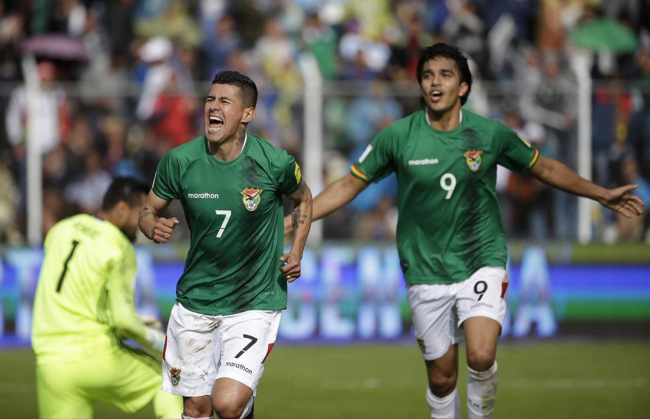 Los goles de la victoria fueron obra de Juan Carlos Arce, al minuto 31, y de Marcelo Moreno, al 52. Con este resultado el caudro boliviano llegó a diez unidades, en tanto que la 'albiceleste' se quedó con 22.
