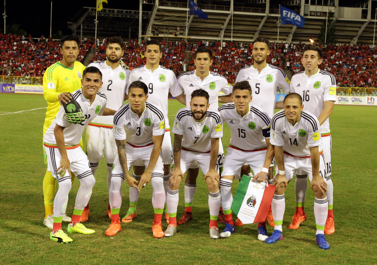La Selección Mexicana marcha en el primer lugar del Hexagonal de la Concacaf luego de derrotar como visitante el martes 1-0 al combinado de Trinidad y Tobago. (EFE)