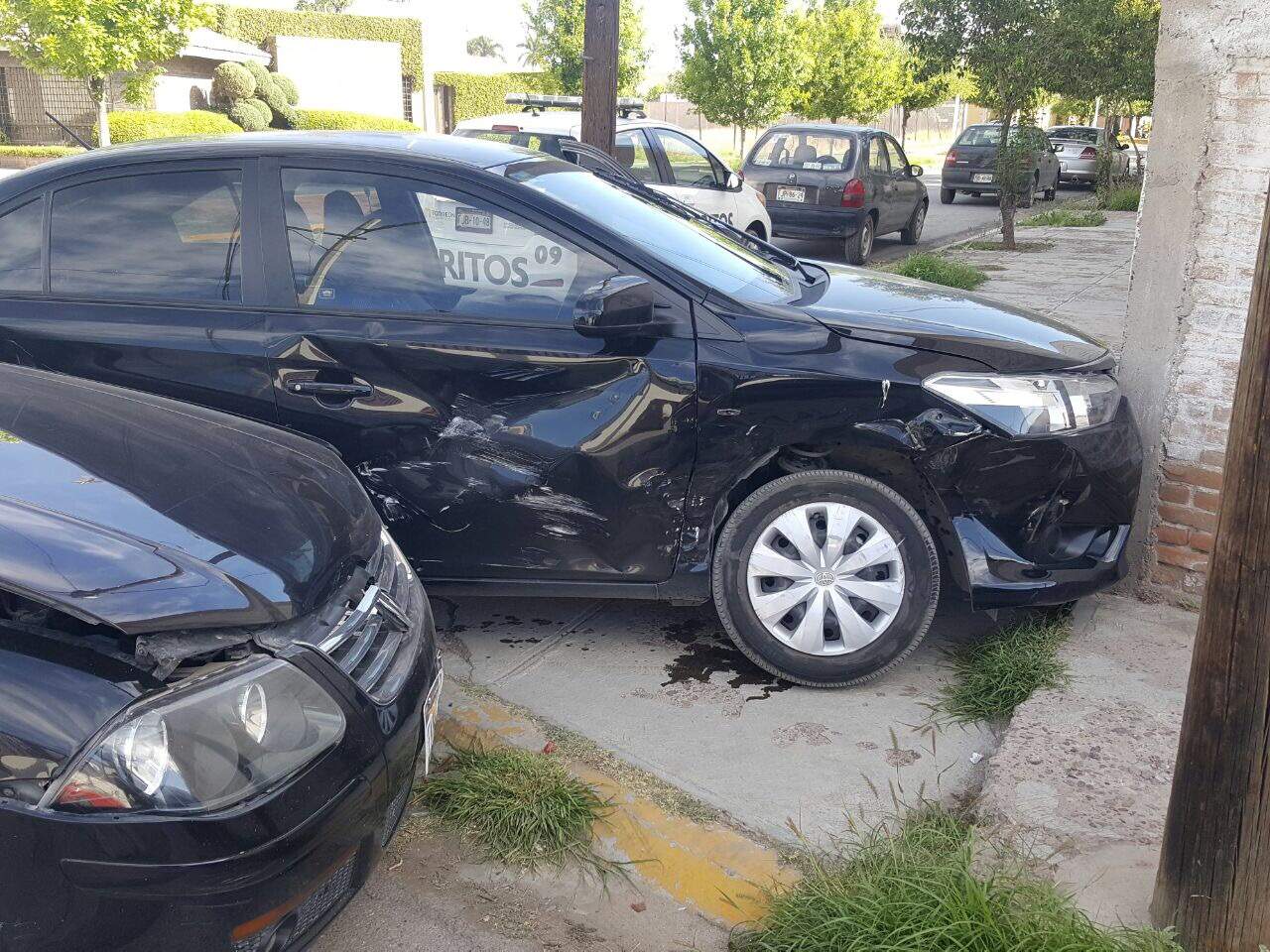 Testigos y el croquis del accidente indican que el Jetta transitaba por la calle México y a la altura de la avenida Culiacán no realizó el alto correspondiente e impacto al Yaris. (ESPECIAL)