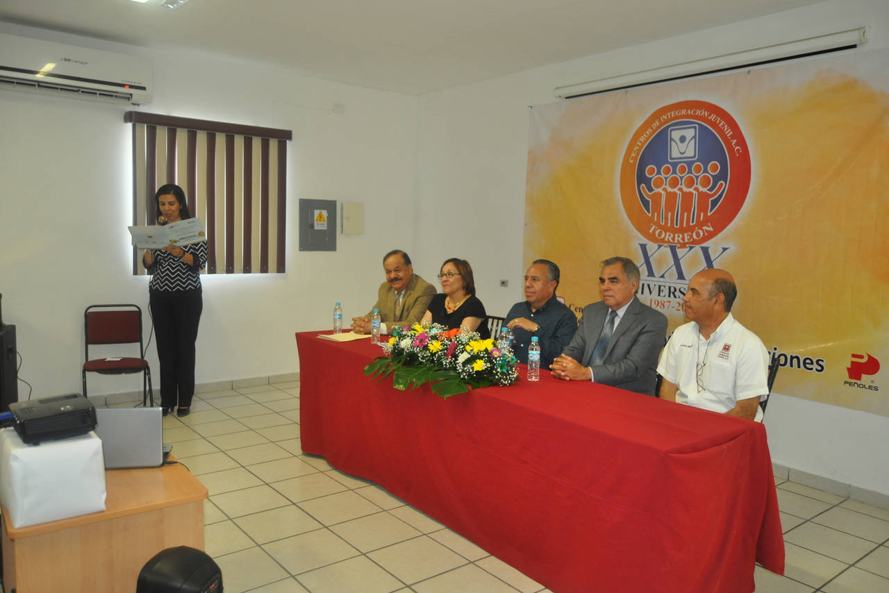 Datos. Presenta director del CIJ Torreón informe sobre las actividades realizadas durante el 2016. (GUADALUPE MIRANDA)