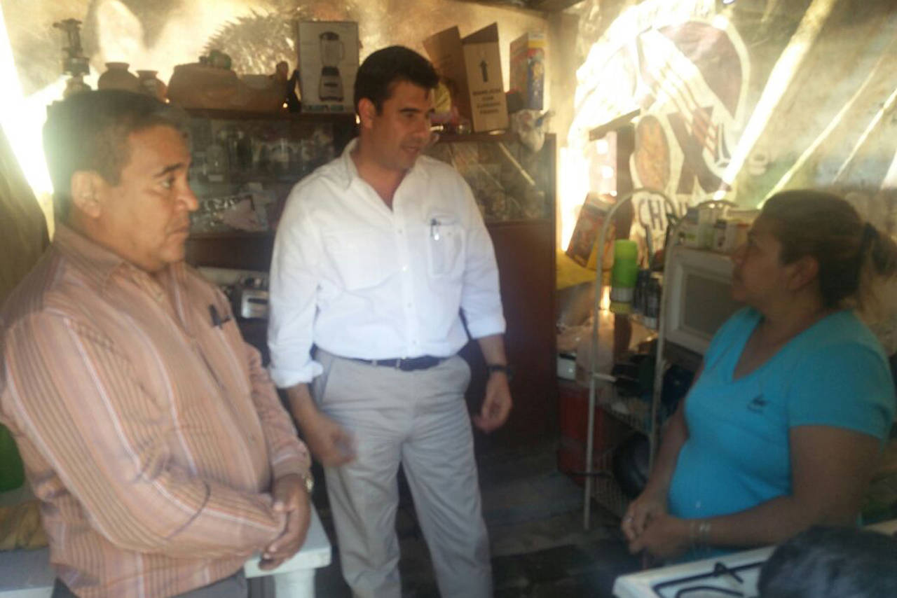 Intervención. El director de Atención Ciudadana, Jaime López acudió al domicilio del joven Luis David. 