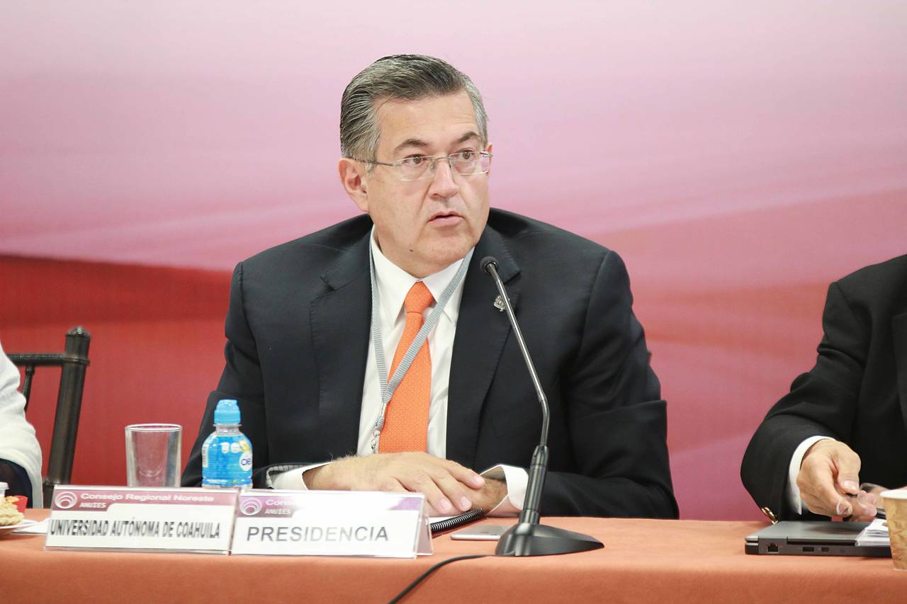 UA de C. Blas José Flores Dávila rindió su informe de actividades 2016. (EL SIGLO DE TORREÓN)
