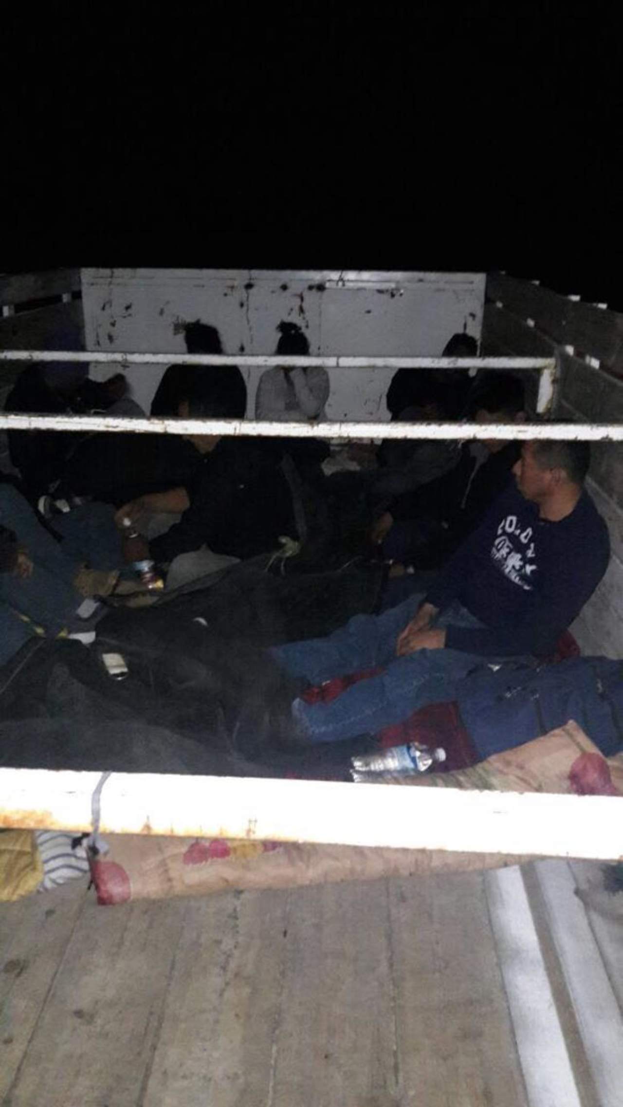 De las 11 personas rescatadas, todas son de origen salvadoreño, 7 del sexo masculino y 4 féminas, sus edades, oscilan entre los 23 y los 46 años de edad. (ESPECIAL)
