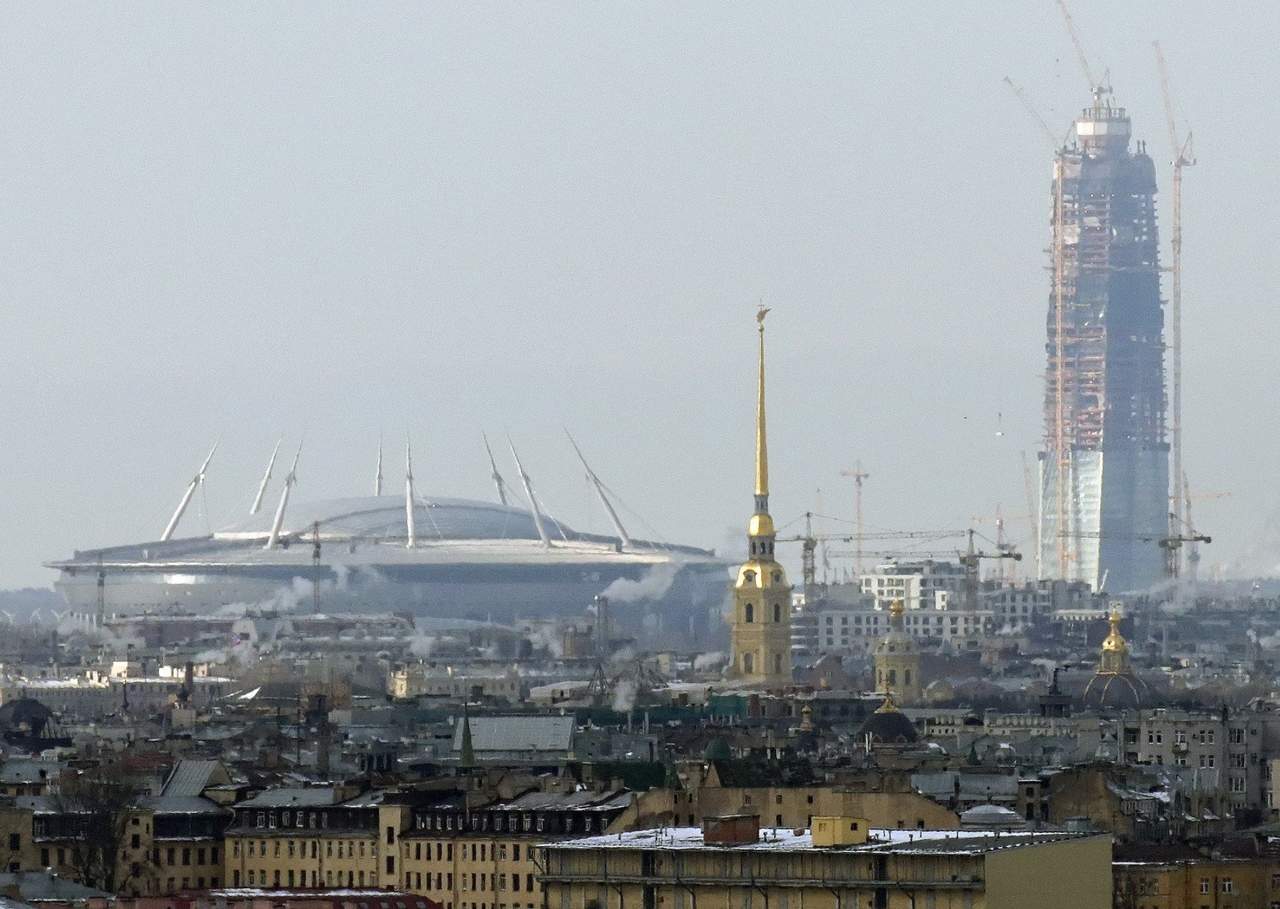 El Zenit y antiguos futbolistas del club de San Petersburgo se solidarizaron con la ciudad tras el atentado terrorista en el metro en el que murieron catorce personas y varias decenas resultaron heridas.
