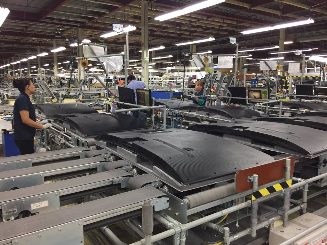 Sin maletas. La planta de Samsung que opera en Tijuana no se moverá a Estados Unidos, gracias a que está incrementando su producción de pantallas planas.