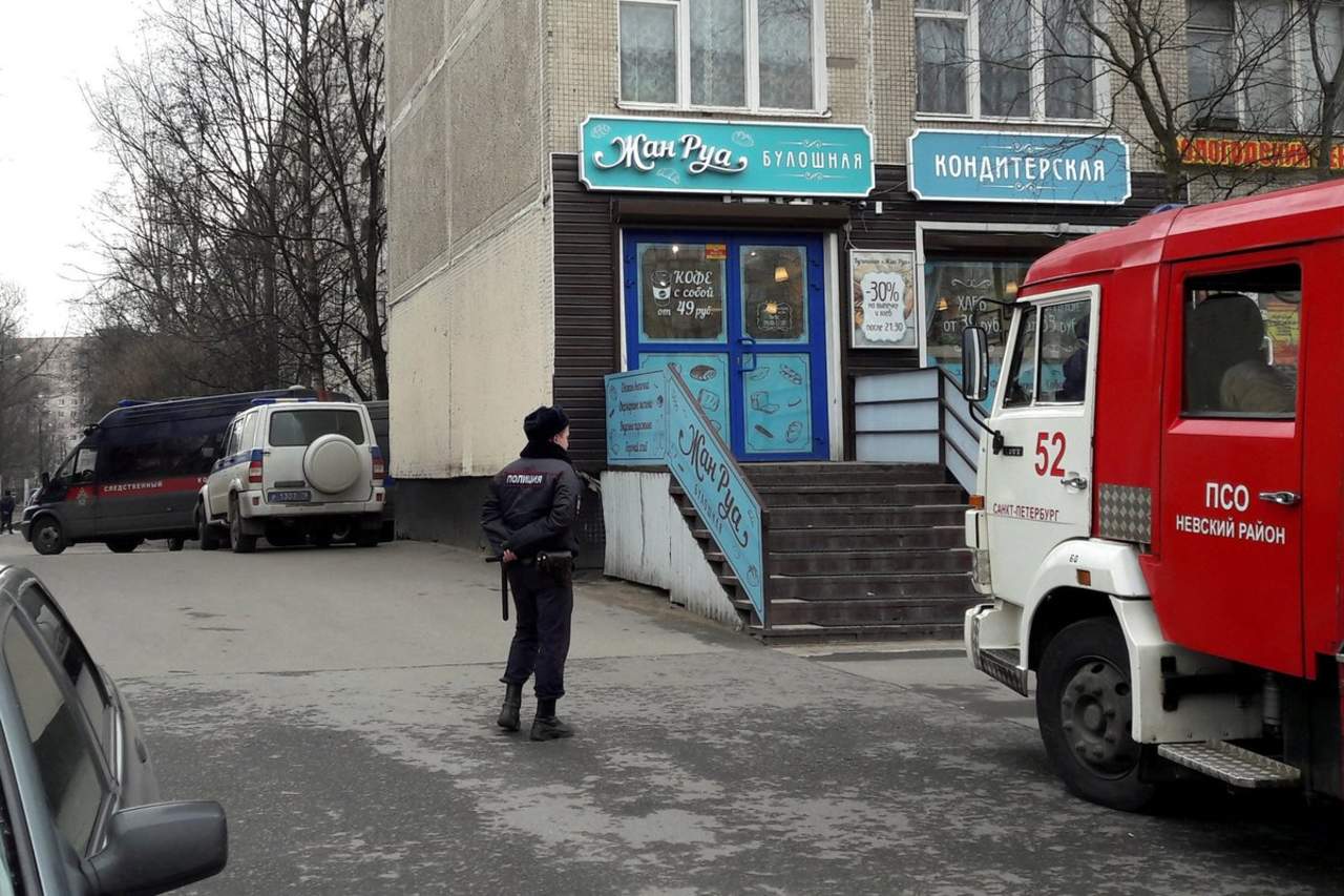 La bomba ha sido encontrada en la séptima planta del número 22 de la avenida Tovarischeski, situada en el distrito Nevski de la ciudad. (TWITTER)
