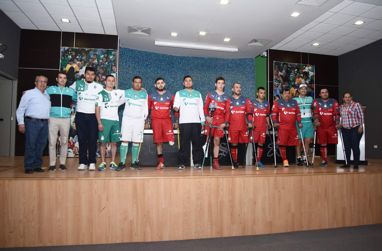 El equipo Guerreros DIF Laguna comenzará mañana su participación en la Liga Nacional de Futbol para amputados, visitando al equipo de los Zorros de Sinaloa, que tienen su casa en el puerto de Mazatlán. (EL SIGLO DE TORREÓN)