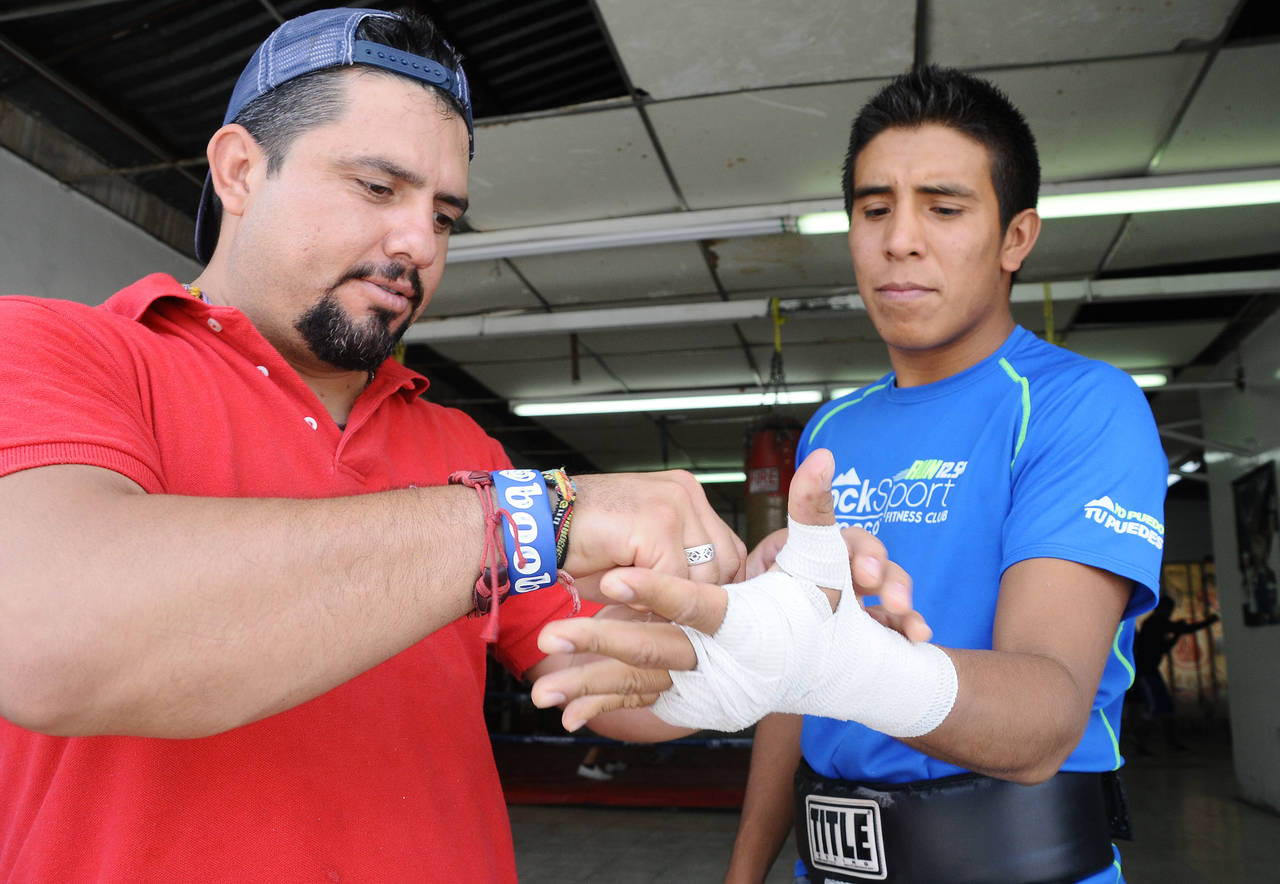 El lagunero busca dar la sorpresa y mantenerse invicto en boxeo. Listo Carlos Soto para debutar en EU