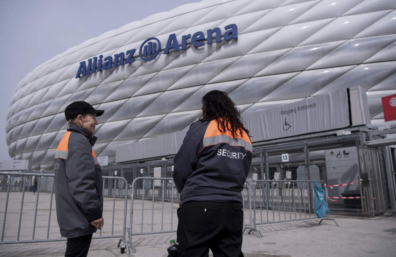 Uno de los partidos de este miércoles se considera en Alemania como el encuentro entre gigantes: el alemán Bayer Munich y el español Real Madrid que se realizará en Munich.
