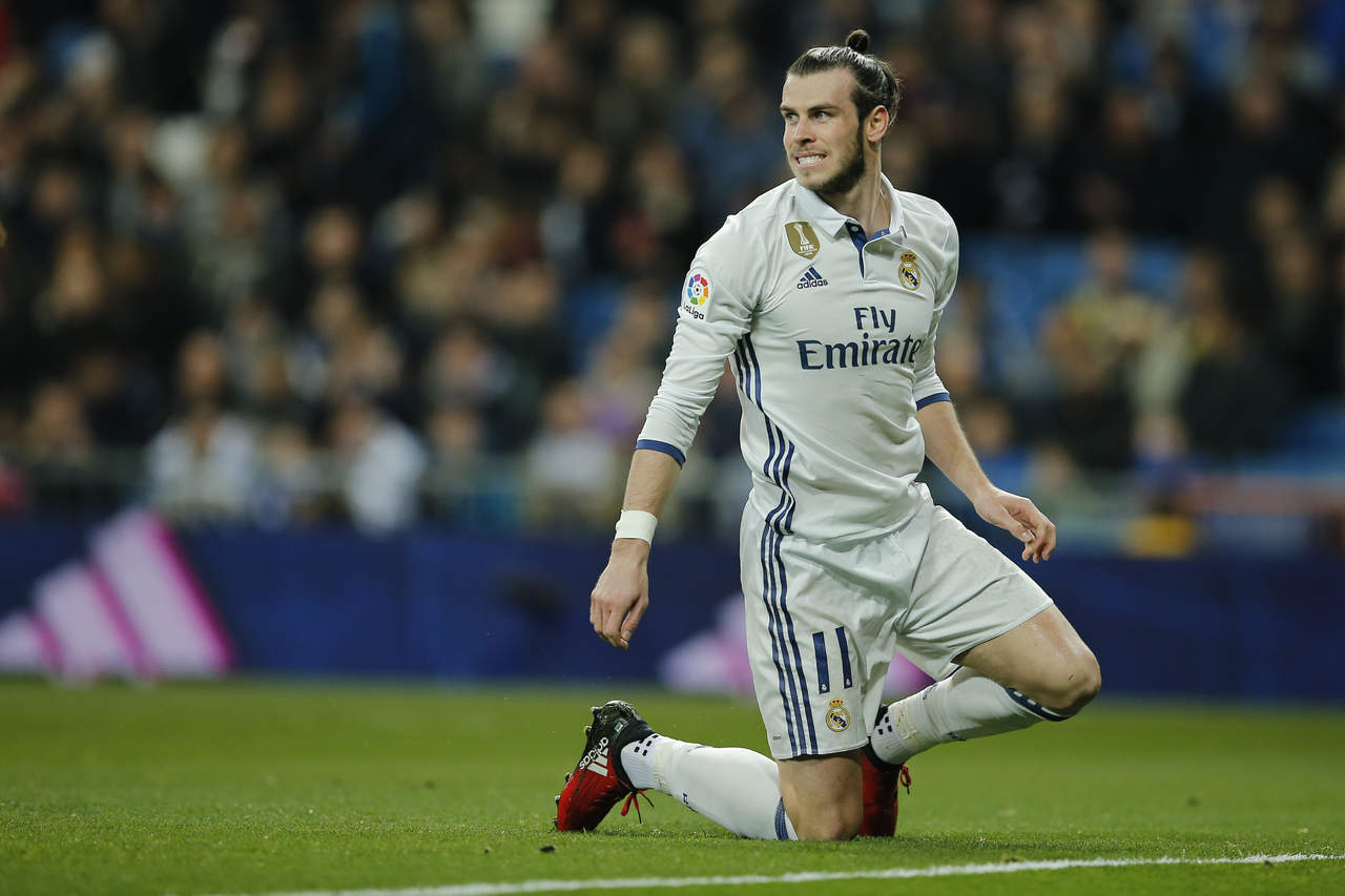 Gareth Bale también es duda para el duelo de vuelta de los cuartos de final de la Champions frente al Bayern por un 'edema en el sóleo, algo muscular', según dijo Zinedine Zidane. (Archivo)