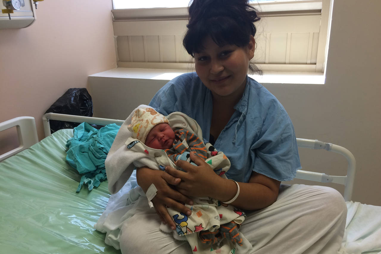 Estables. Esmeralda y su pequeña, fueron internadas en el Hospital General de Torreón. Ambas tienen buen estado de salud. (ANGÉLICA SANDOVAL)