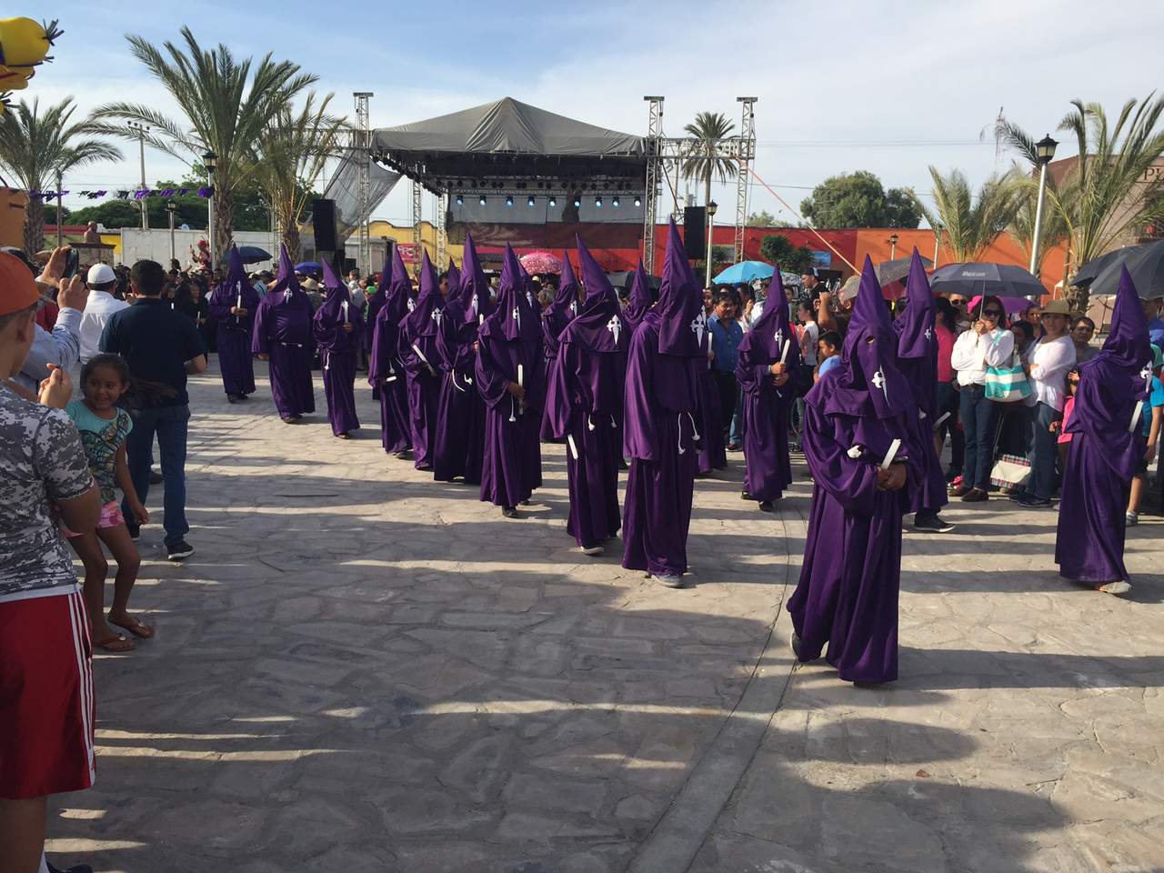 Participantes. En la procesión participaron cofradías pertenecientes a distintos municipios de la Comarca Lagunera. (EL SIGLO DE TORREÓN)
