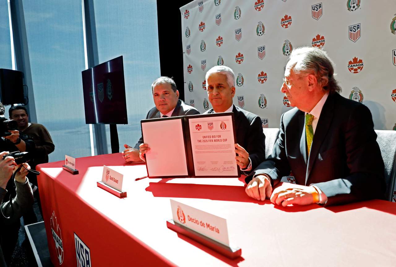 Las federaciones de futbol de Canadá, México y Estados Unidos diseñaron recientemente un poderoso símbolo de nuestra interconexión: presentaron una candidatura conjunta norteamericana para acoger la Copa Mundial de 2026.
