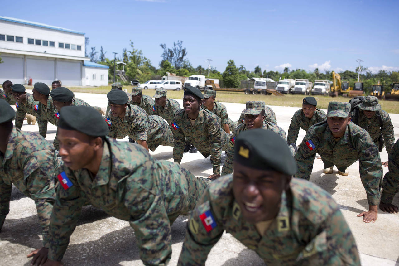 Busca Haití revivir a su fuerza militar