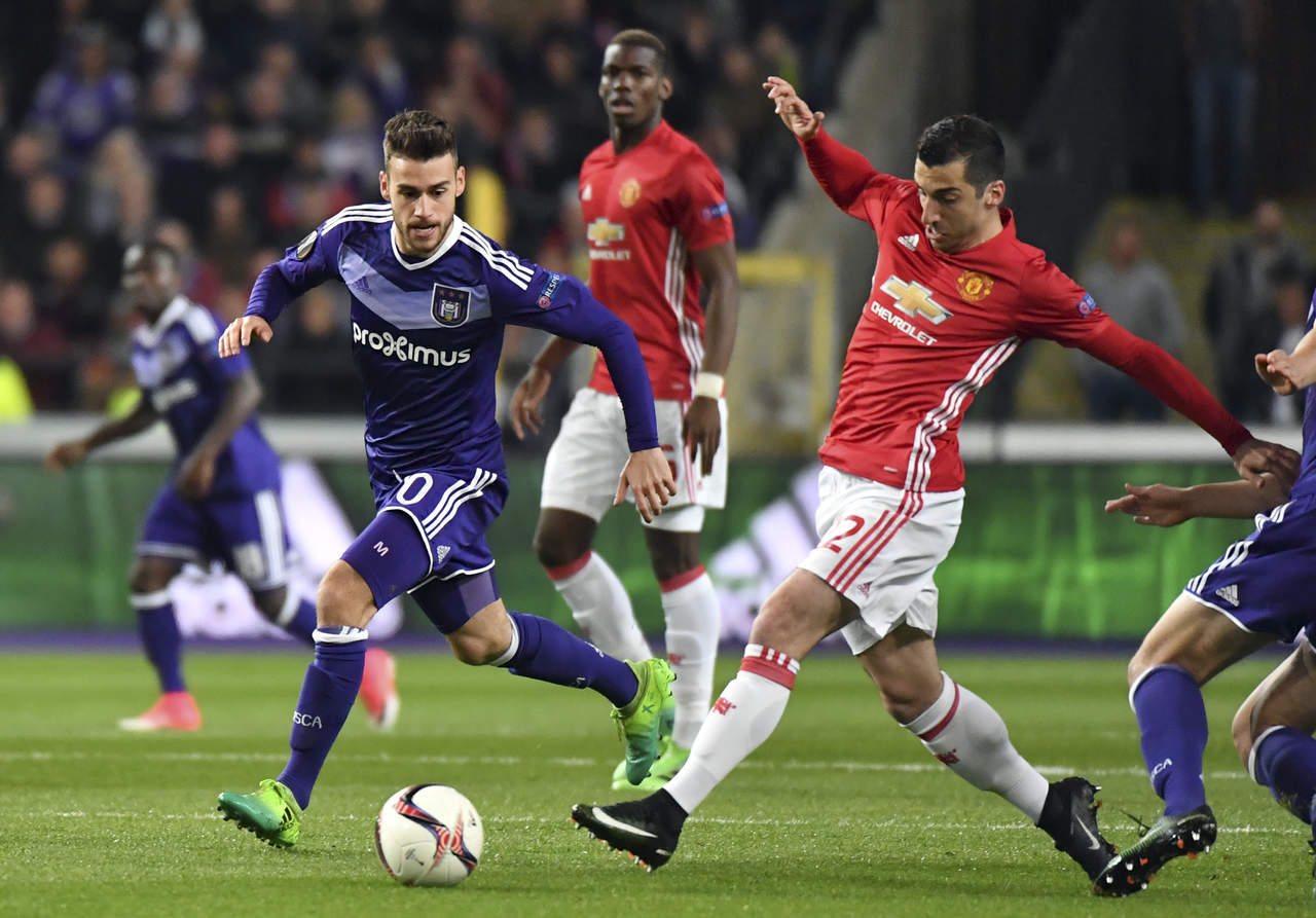 Manchester United y Anderlecht empataron a un tanto en el partido de ida de los cuartos de final de la Europa League. (AP)