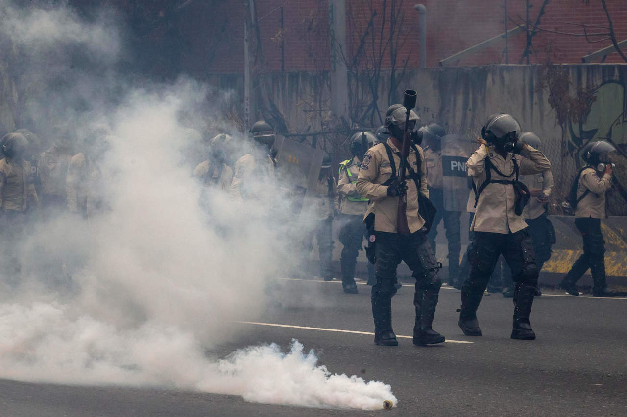 Ordenan detener a 14 militares por muerte de manifestante en Venezuela