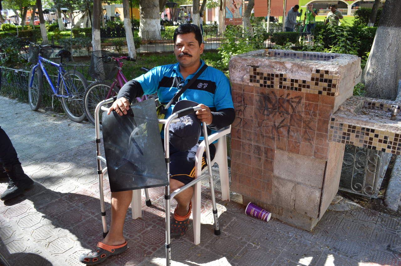 Mauro Ramírez Arteaga, policía de Lerdo, quien en mayo del 2015 sufrió un accidente en Gómez Palacio, antes de llegar a su casa. (EL SIGLO DE TORREÓN)