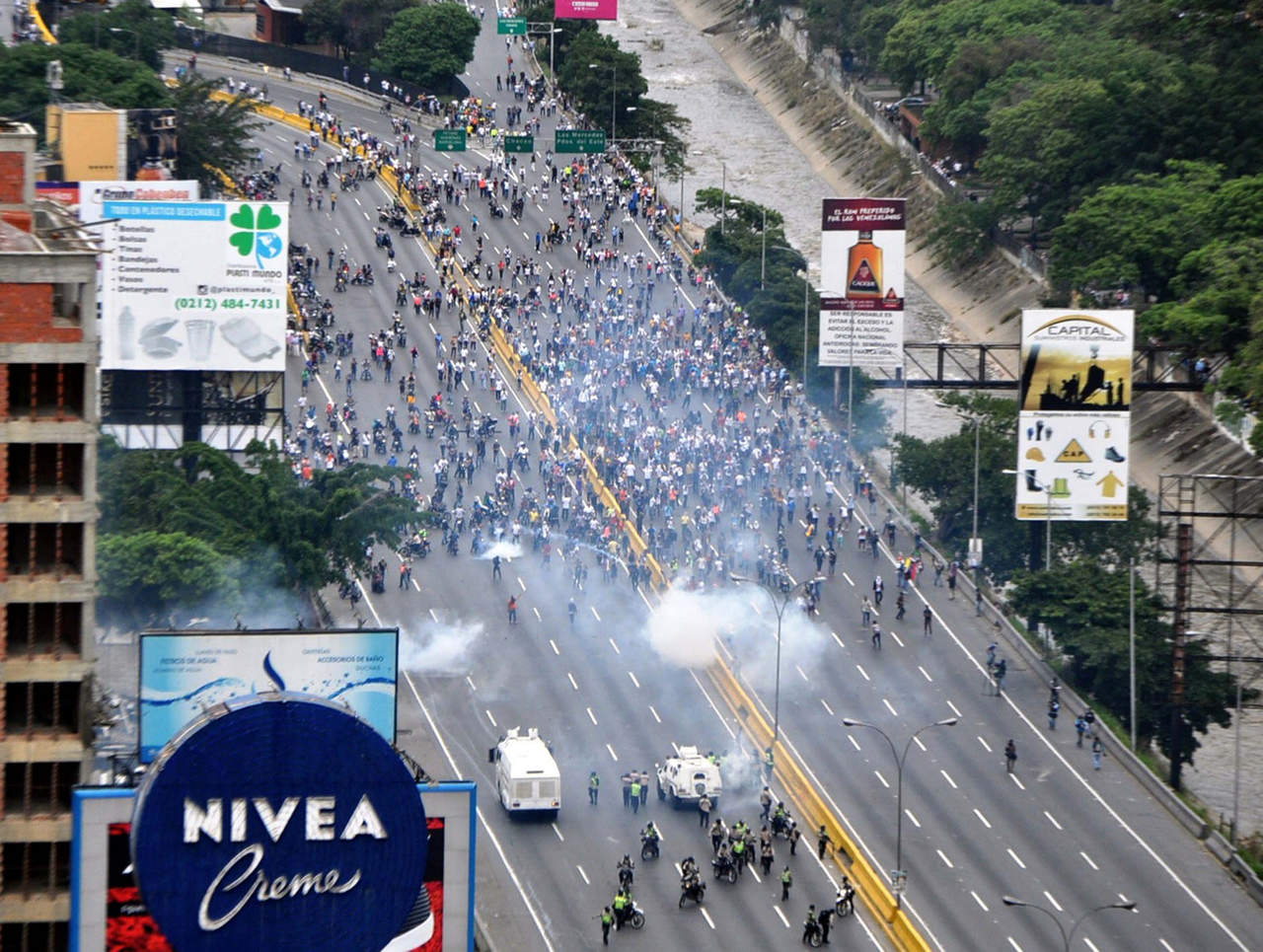 Condenan nueve países violencia en Venezuela