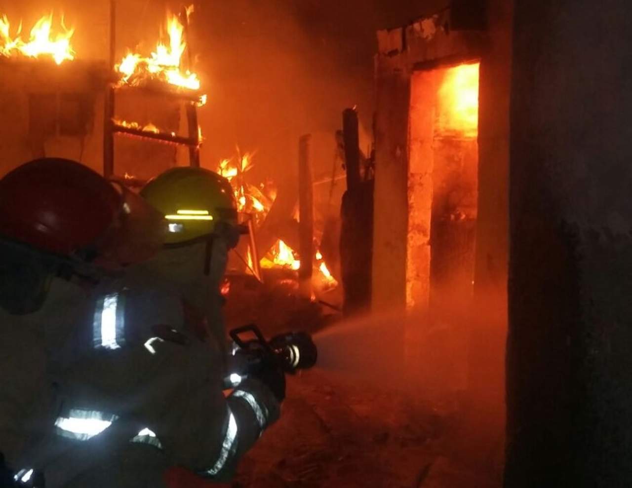 Se incendia casa en San Pedro; no hay víctimas