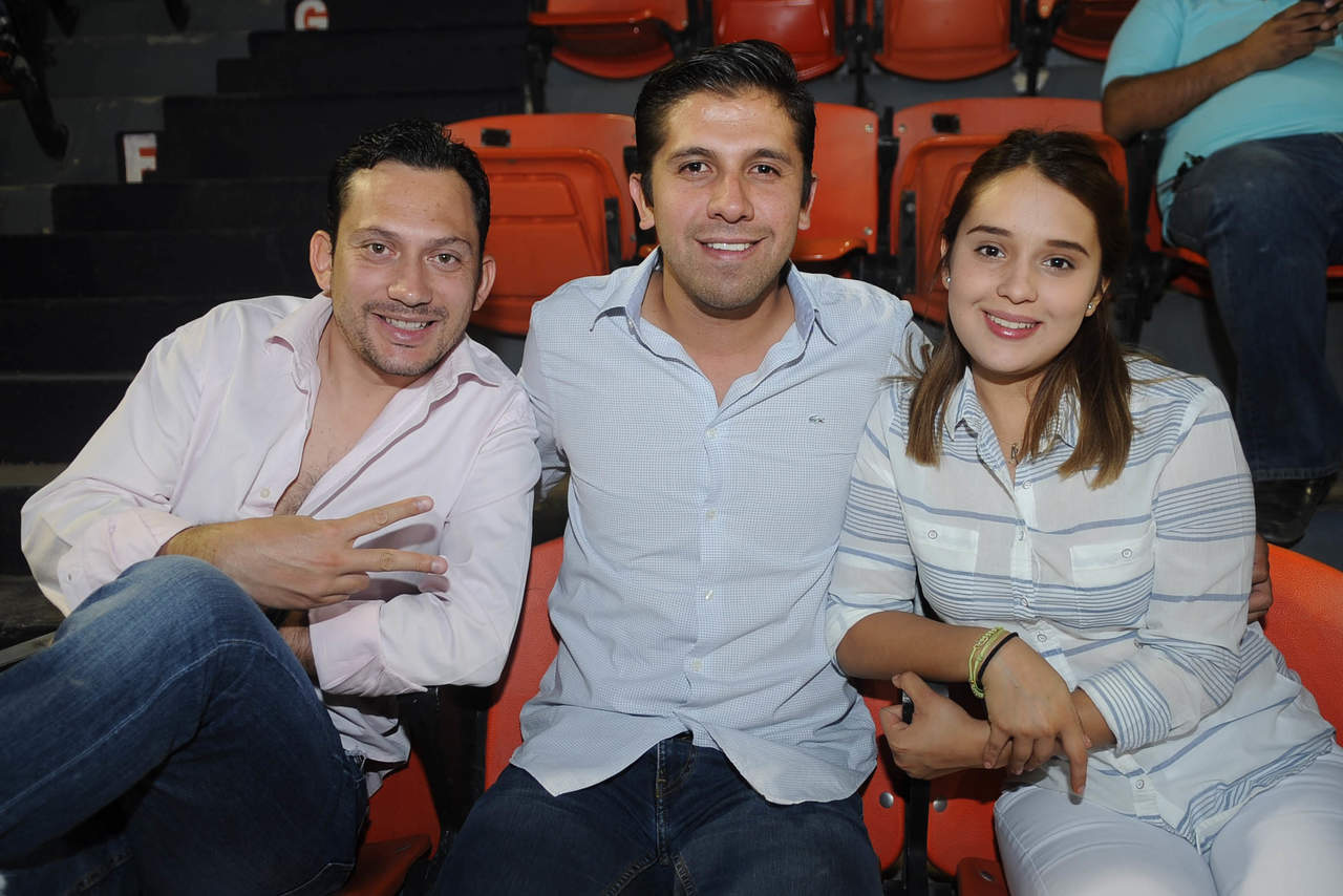 Luis Carlos, Manuel y Angie.

