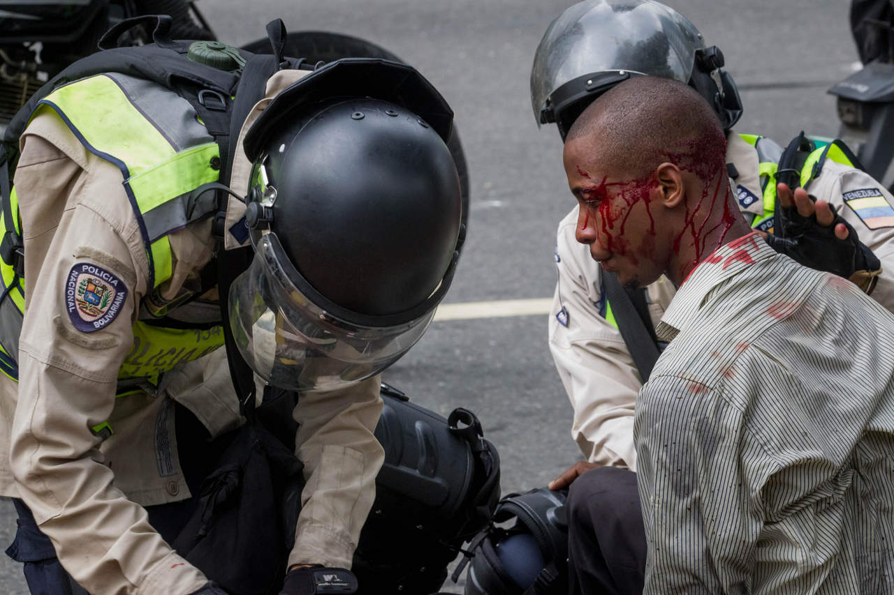 Durante los últimos días, las calles de Venezuela han sido escenario de nuevas protestas que han dejado unos 12 fallecidos. (ARCHIVO)